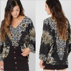 FREE PEOPLE BIRDS OF A FEATHER TOP IN BLACK SIZE LARGE LONG SLEEVE V NECK FLOWY